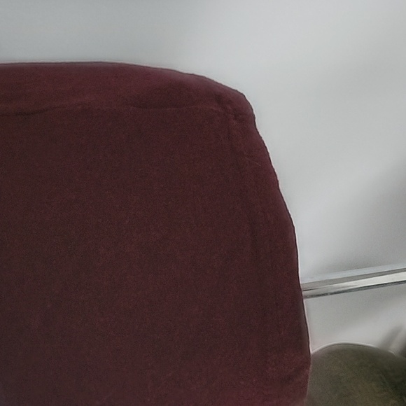 American Eagle maroontee with blue and black graphics - Picture 12 of 15